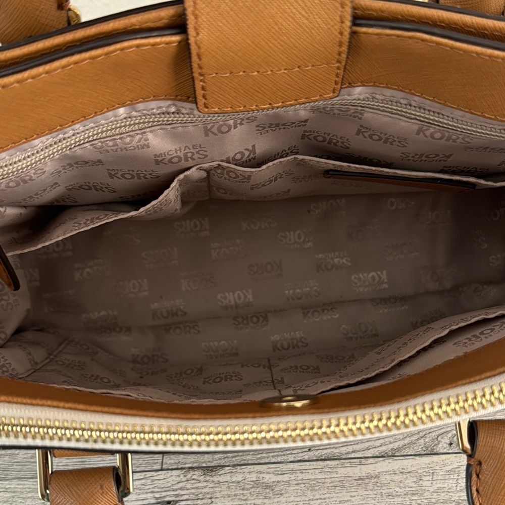 Michael Kors Cream and Tan Signature Satchel - Picture 12 of 17